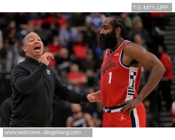 快船遭遇六连败危机面对状态火热的掘金队挑战在即 快船遭遇六连败危机面对状态火热的掘金队挑战在即